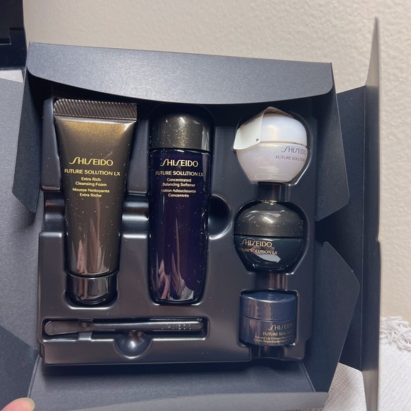 SHISEIDO FUTURE SOLUTION LX 2個セット Shiseido 2-Pc. Future Solution LX Eye & Lip Care Set - Macy's